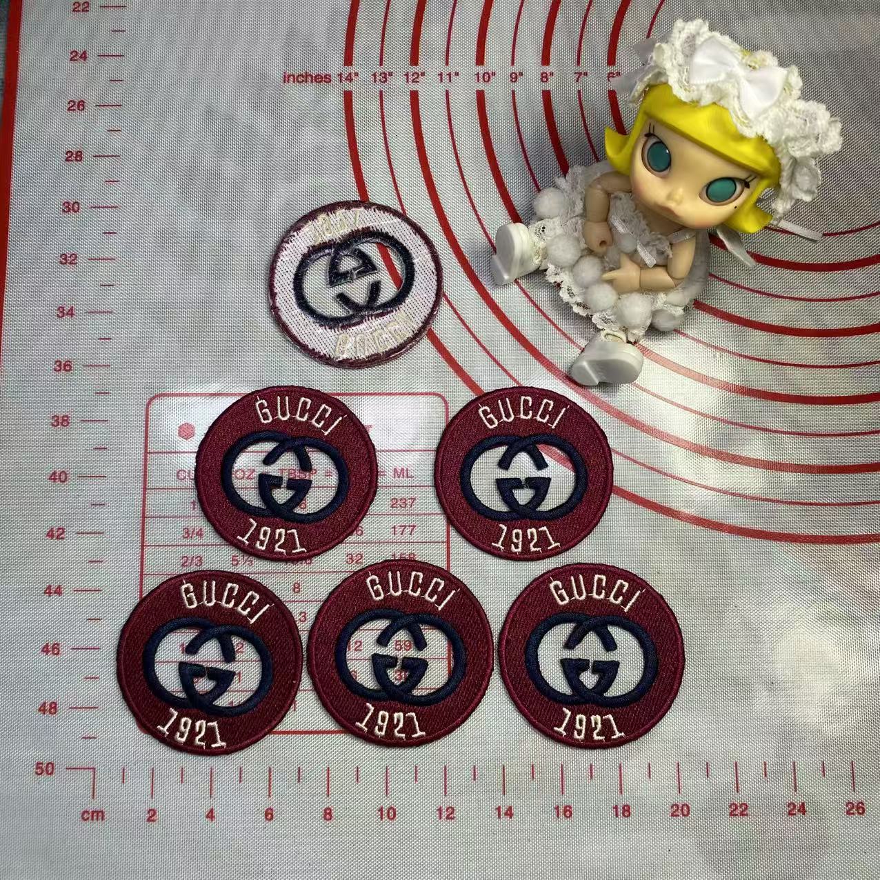 Medium(Iron-on) GG Square round shape Patches