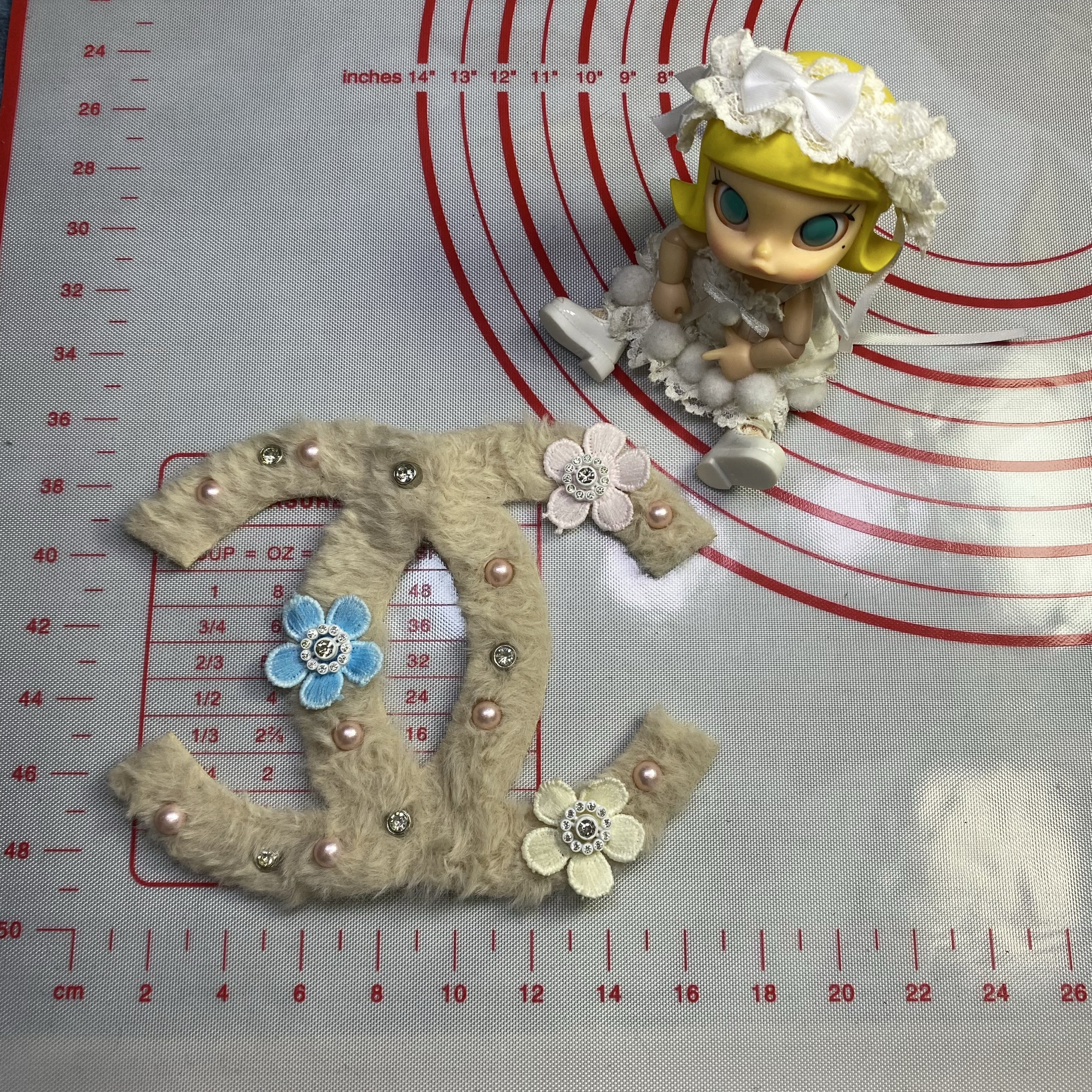 Large (Sewing) CC Round Medal Letter Cloth Patches 