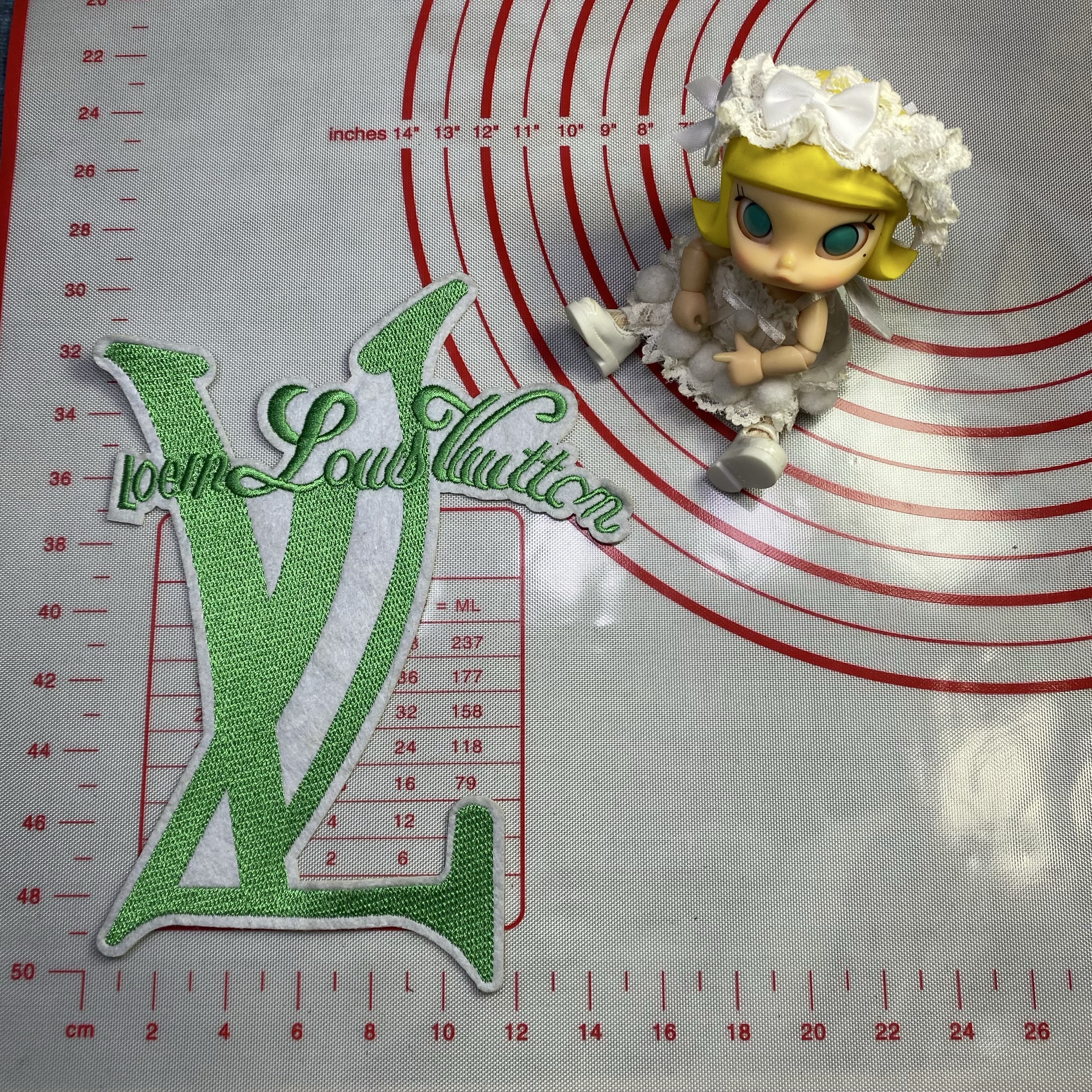  Large (Iron-on) L Happy leaf&tongue Patches    