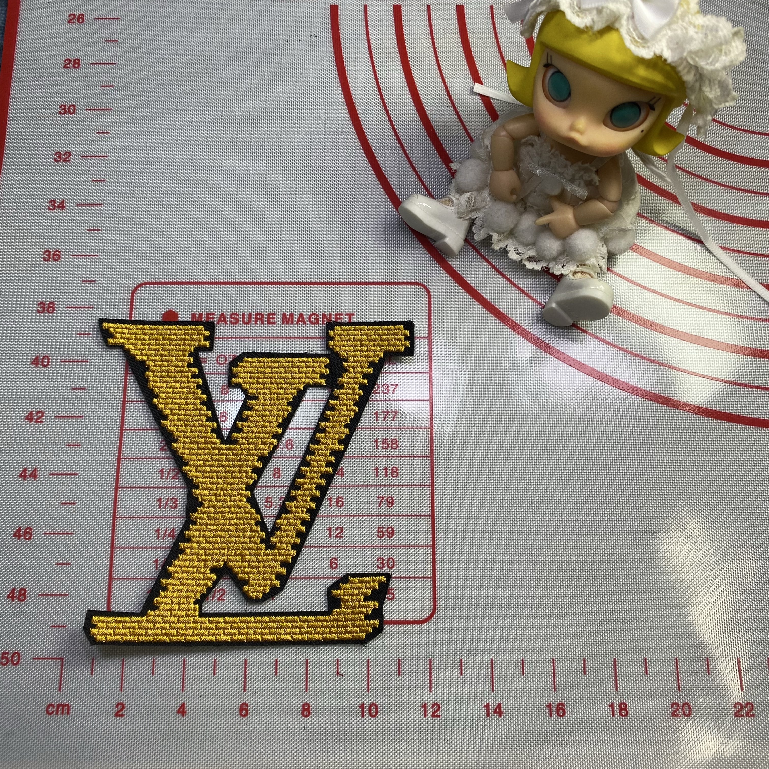  Large (Iron-on) L Happy leaf&tongue Patches    