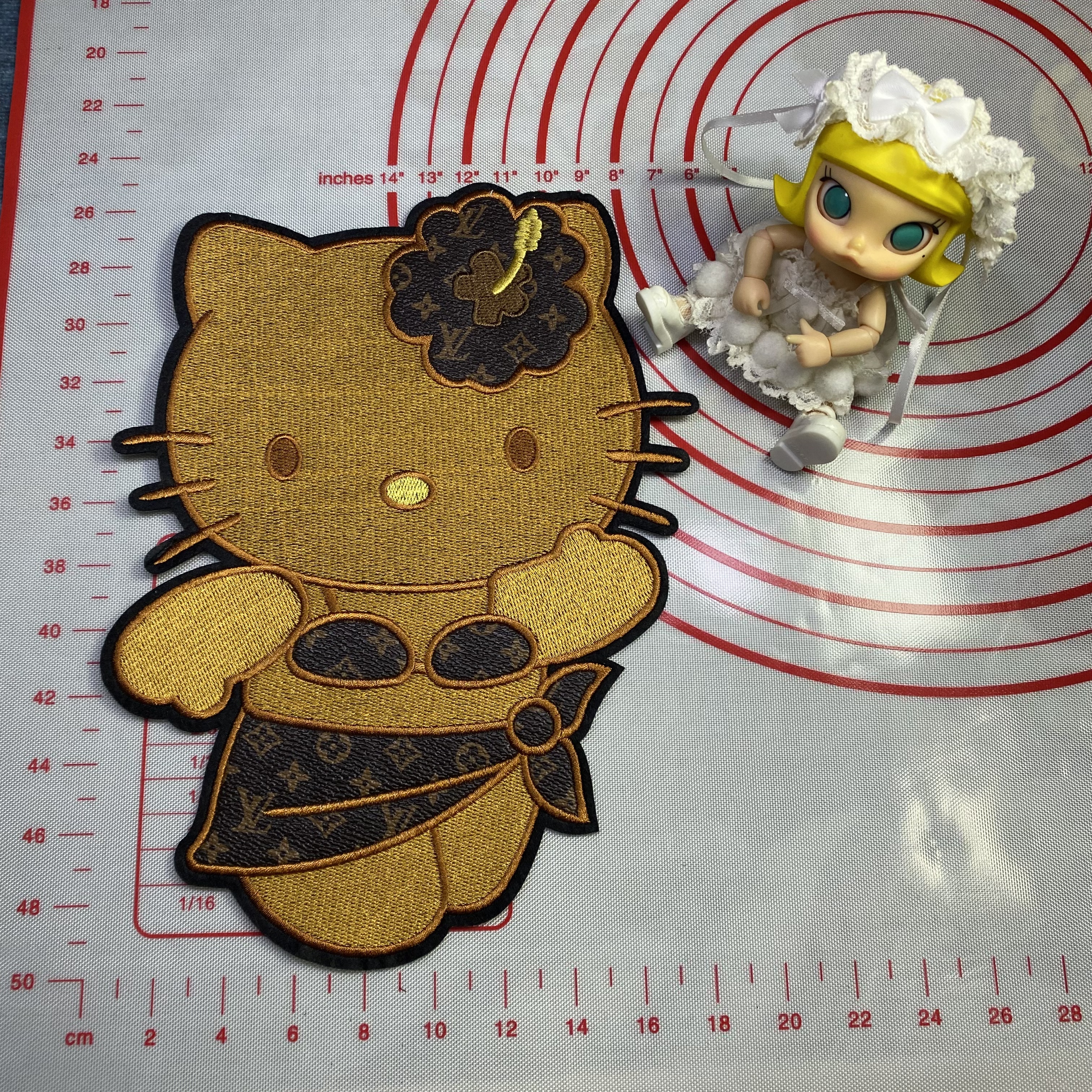 Large (Iron-on) L Betty Lips Fashion Single Leather Stitching Design Patches