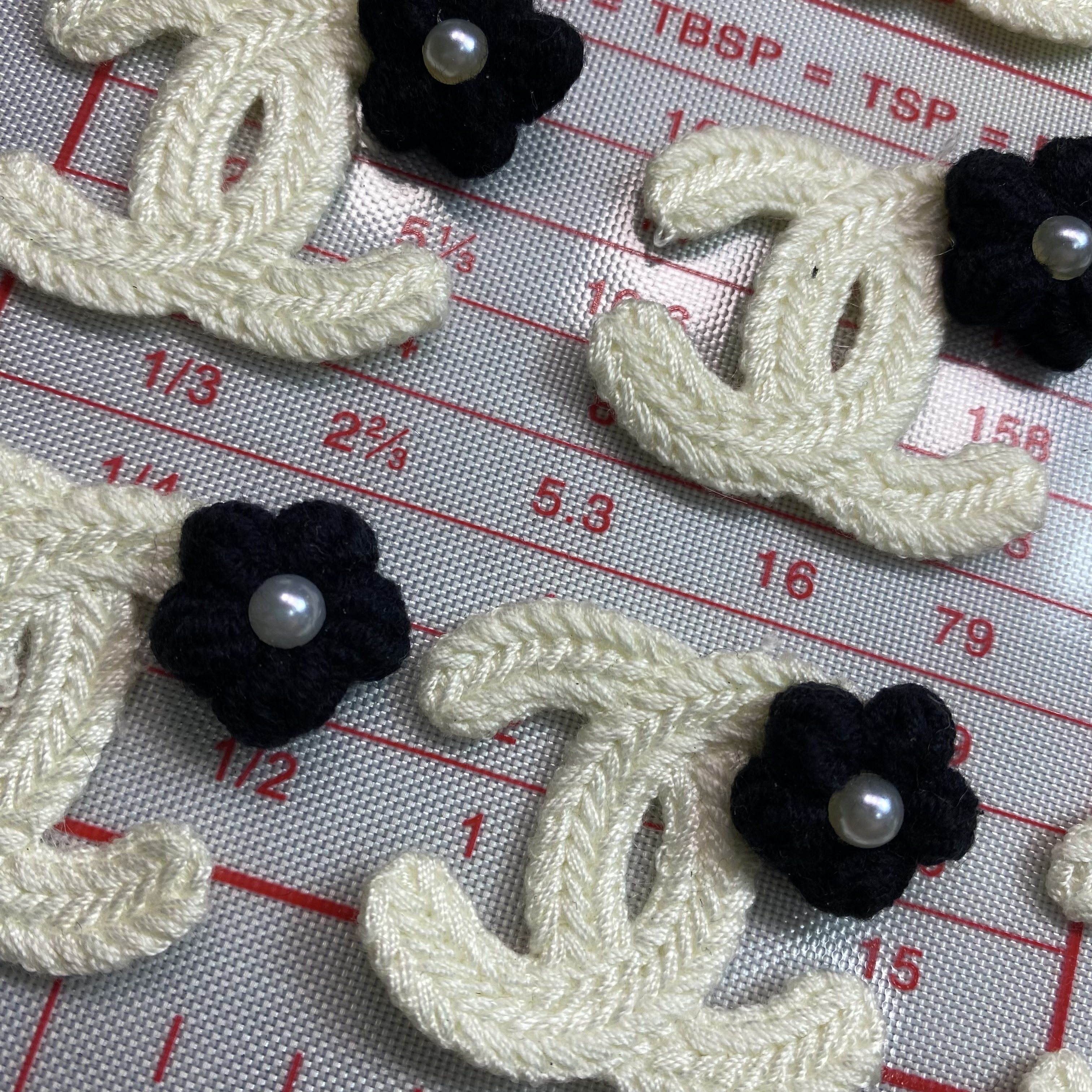 Small (Sewing) CC Sequin flowers Patches 