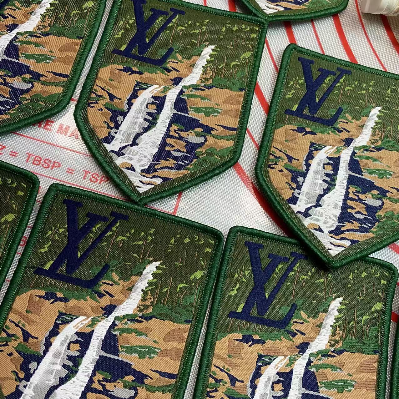 Medium/Small (Sewing) L square&Medal leather Patches