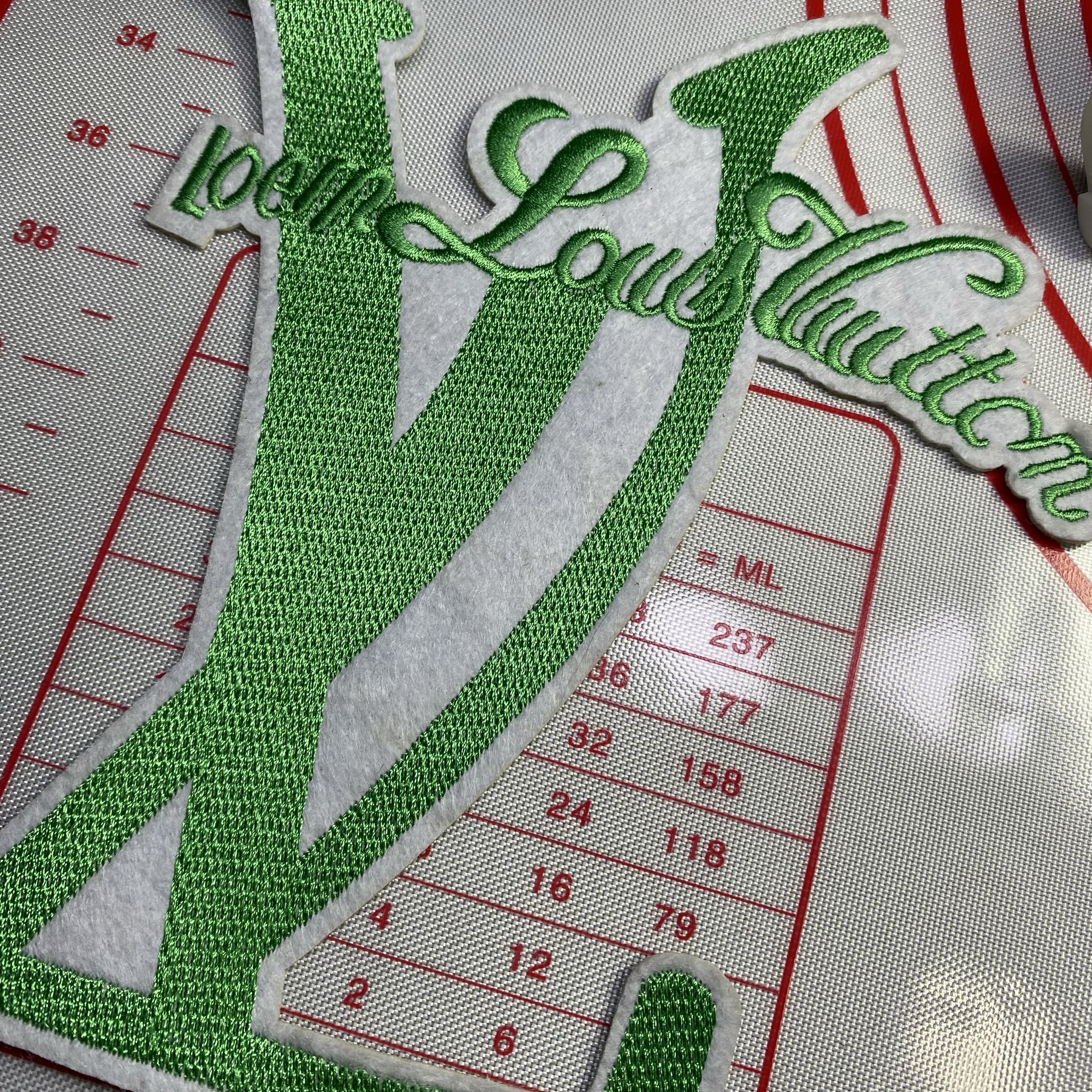  Large (Iron-on) L Happy leaf&tongue Patches    