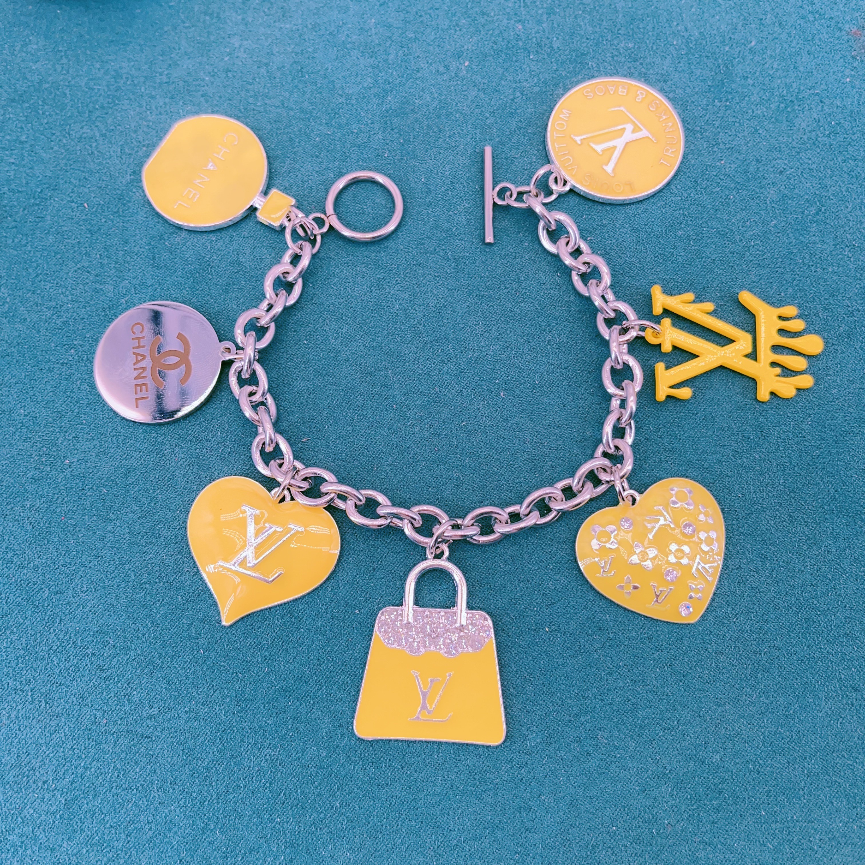 8:Designer Silver Metal Bracelet