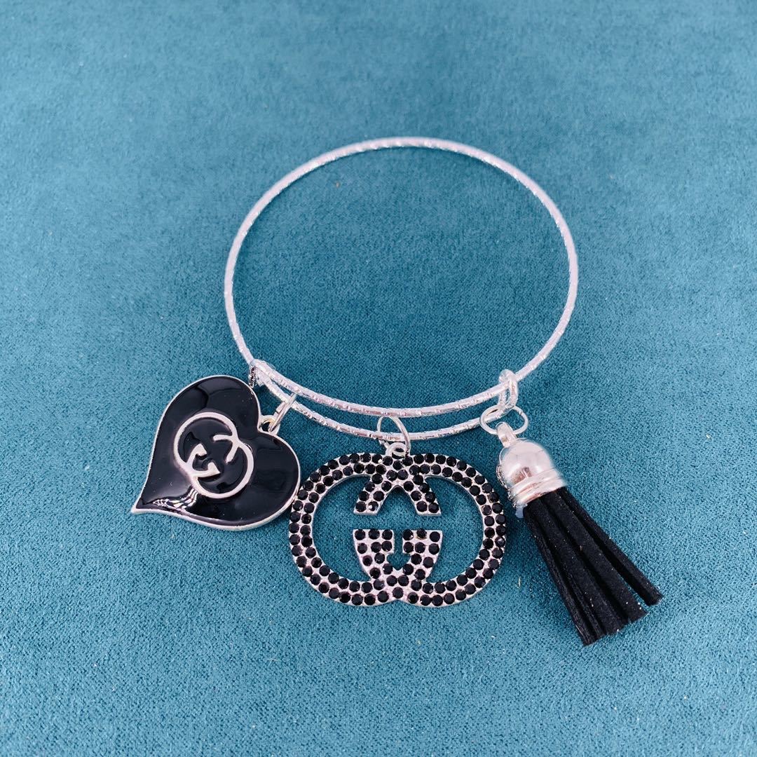 10:Designer Silver Metal Bracelet