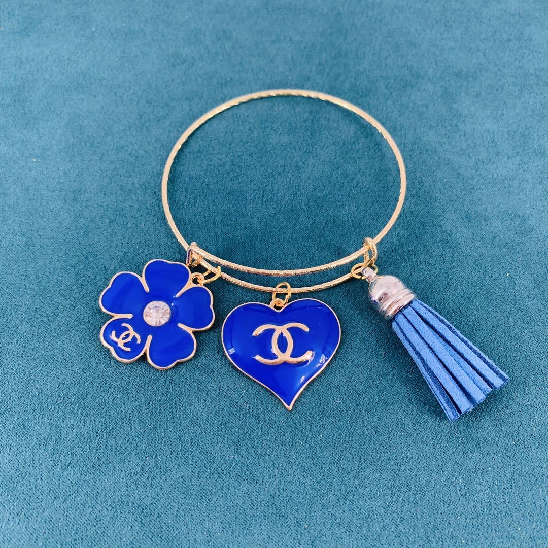 11:Designer Rose Gold Metal Bracelet