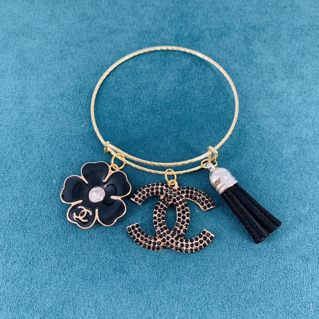 11:Designer Rose Gold Metal Bracelet