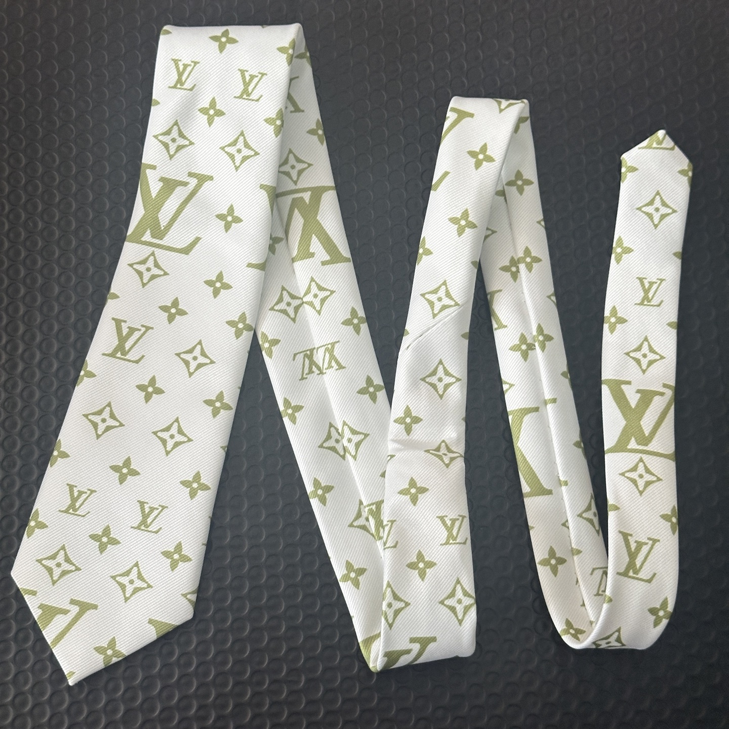 1:Long size Tie mix logo