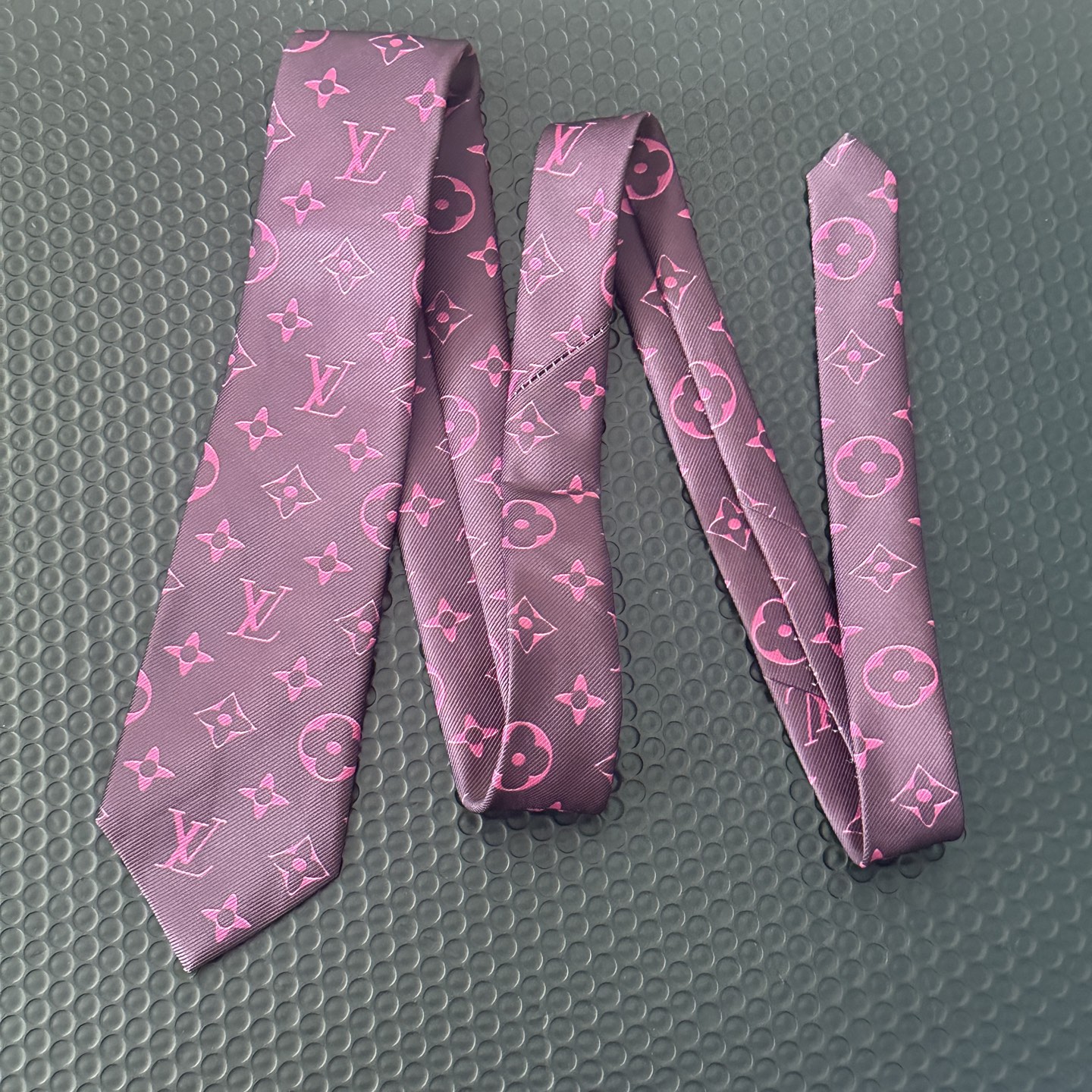 1:Long size Tie mix logo