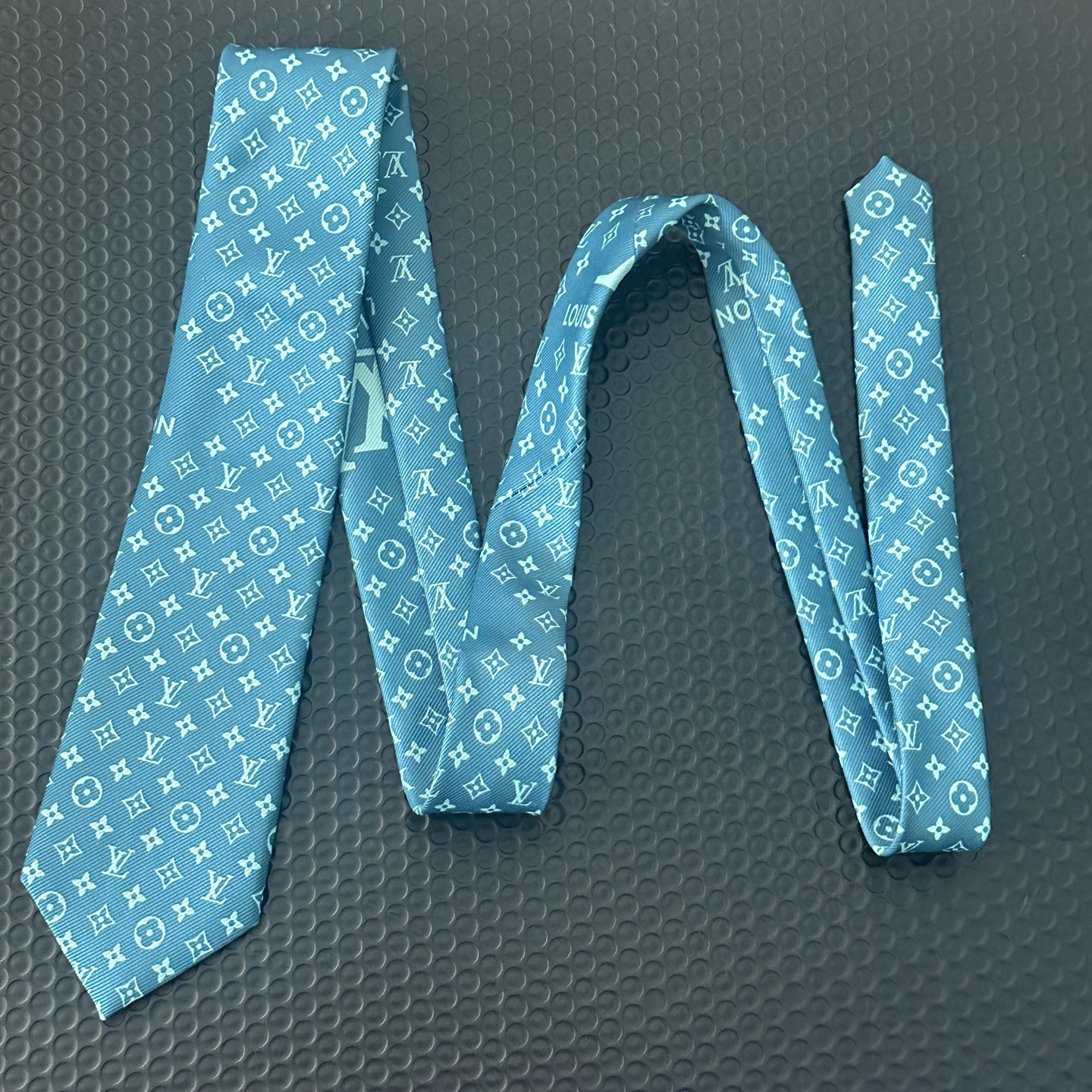 2:Long size Tie mix logo