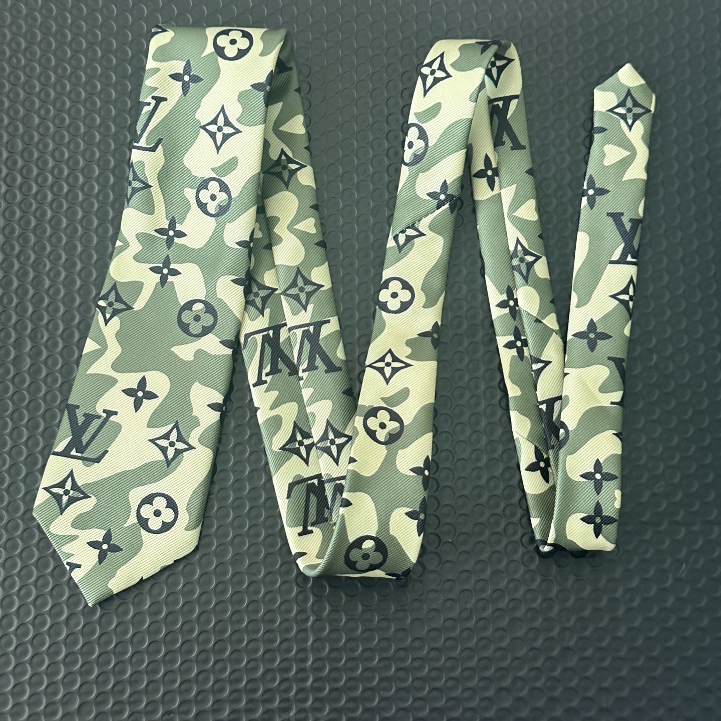 3:Long size Tie mix logo