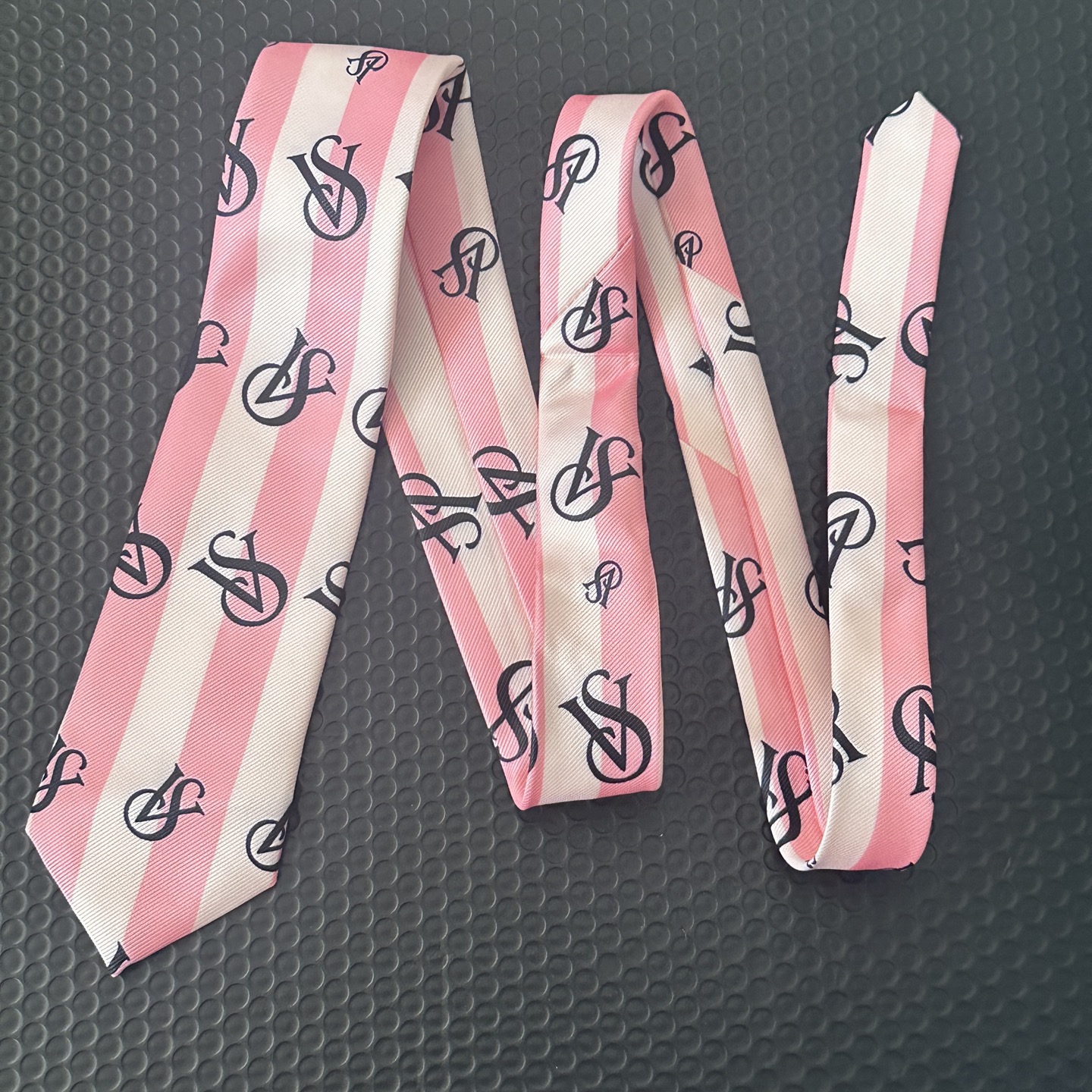 3:Long size Tie mix logo