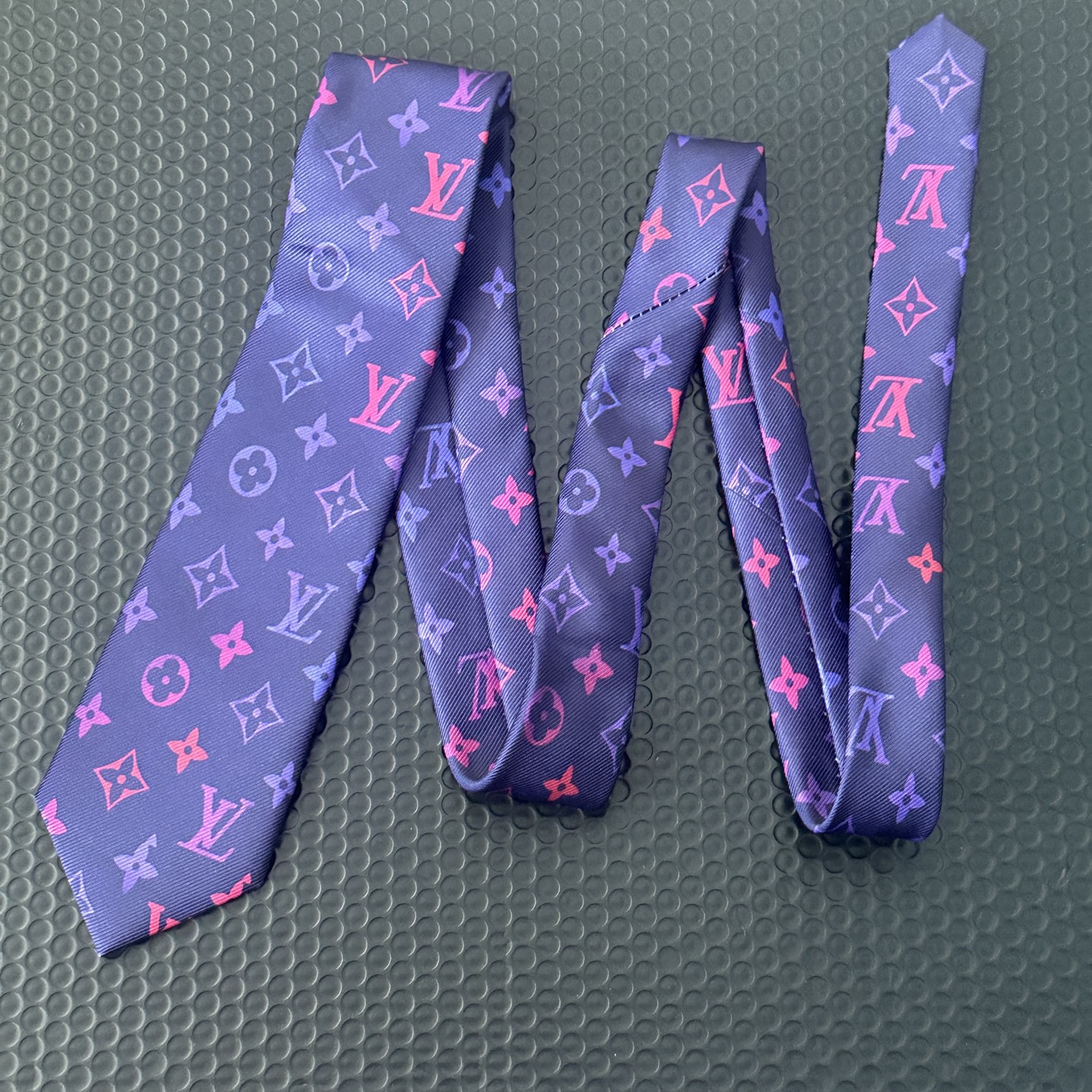 3:Long size Tie mix logo