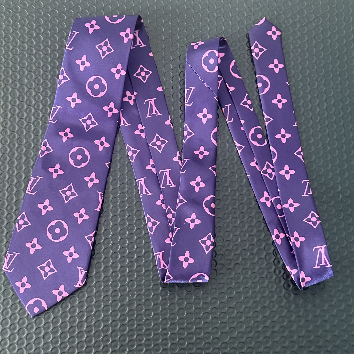 3:Long size Tie mix logo