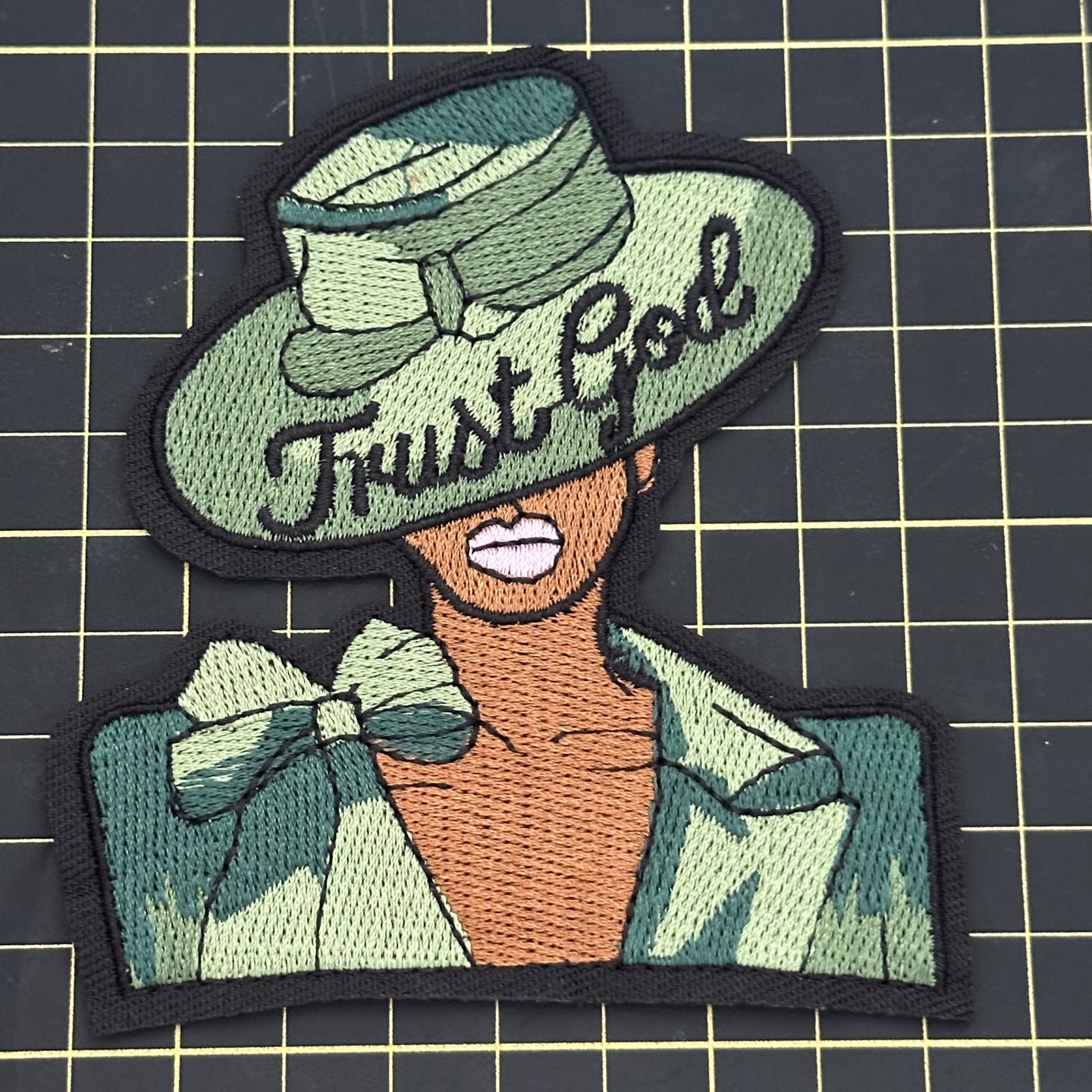 3 Word :Praying Lady patch (iron)