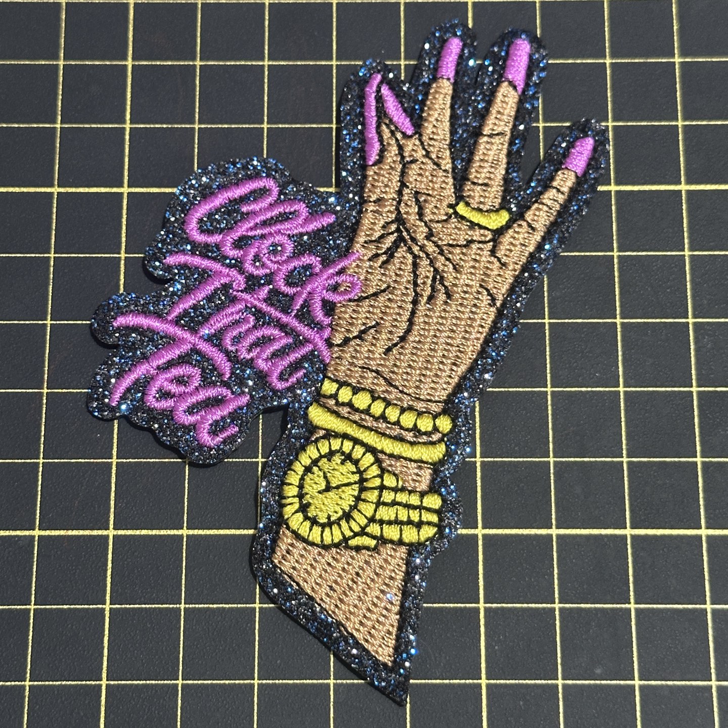 Words4 :Clock tea patch (iron)