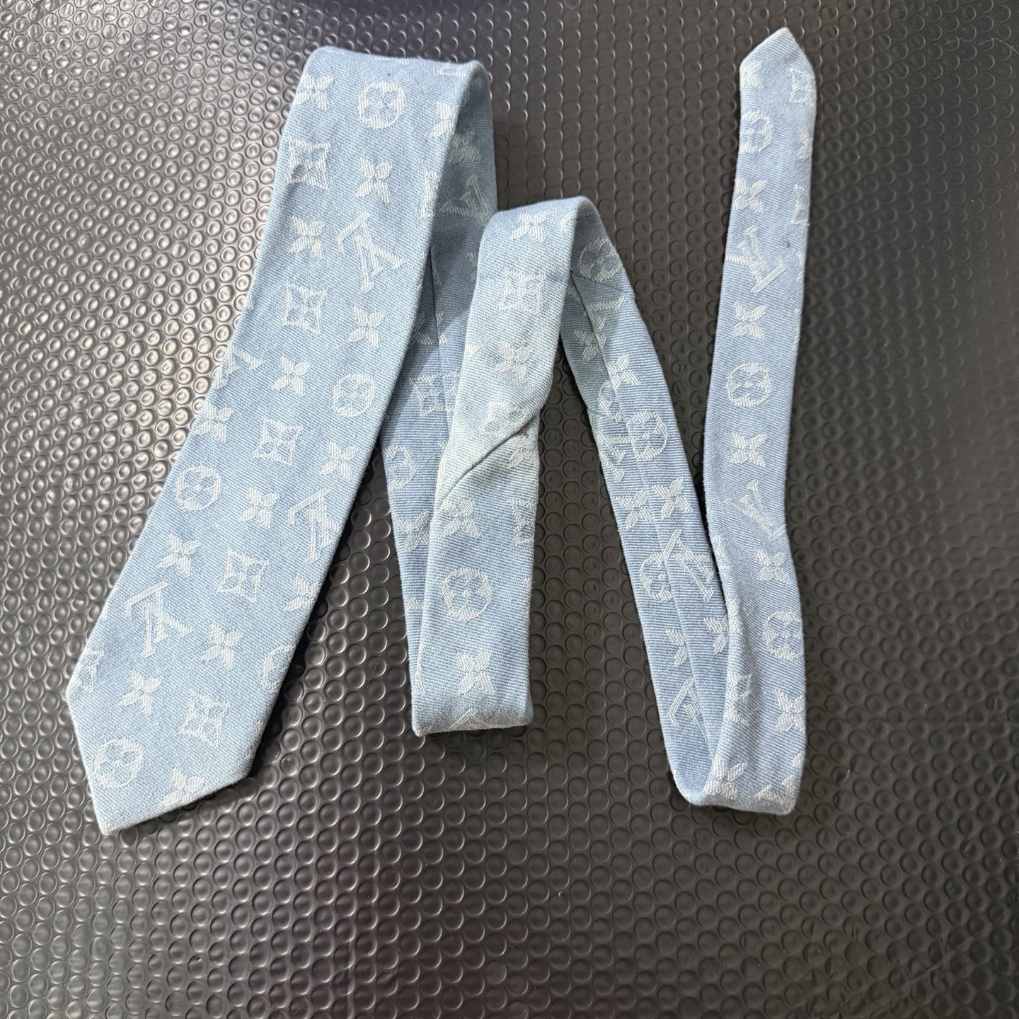 4:Long size Tie mix logo