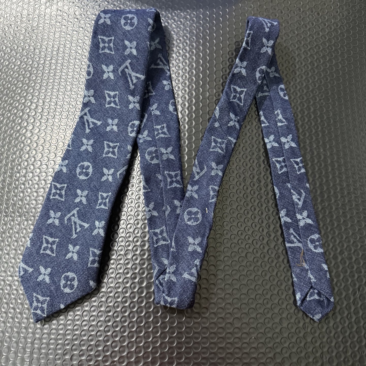 4:Long size Tie mix logo