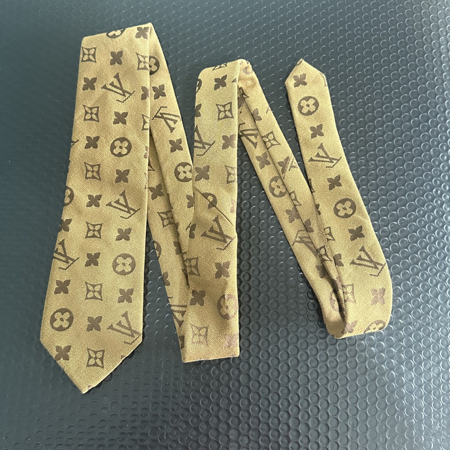 4:Long size Tie mix logo