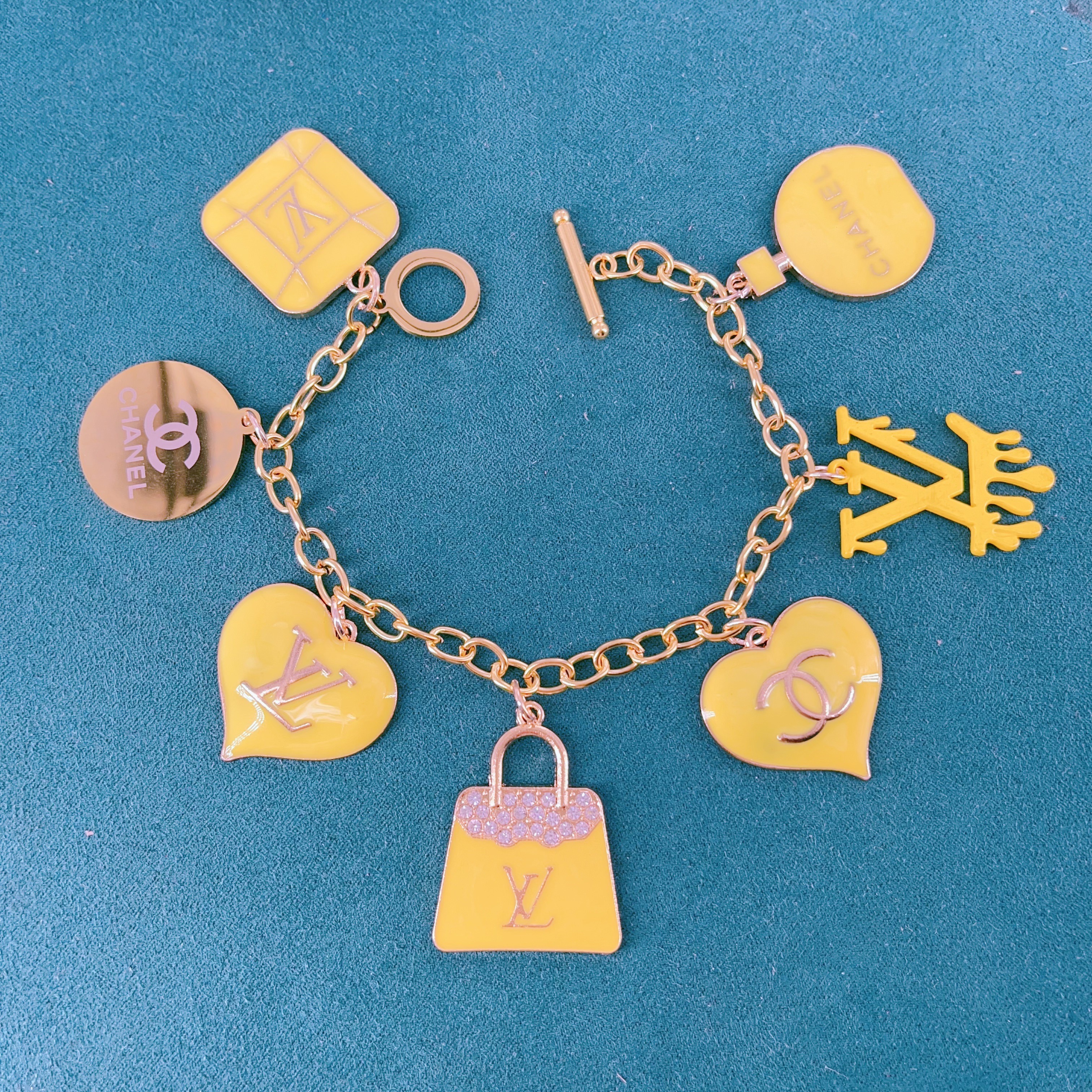 9:Designer Gold Metal Bracelet