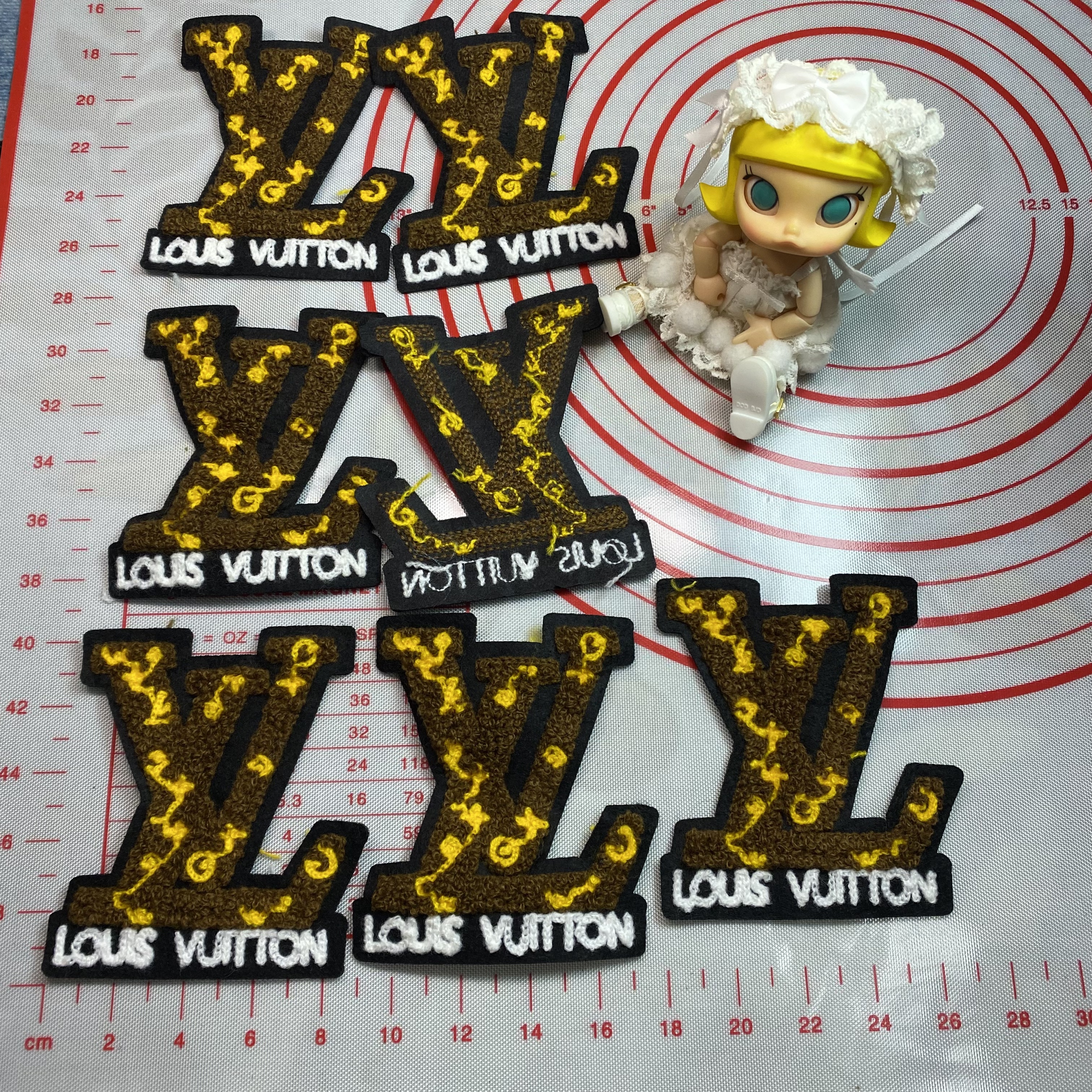 Large/Medium (Sewing) L towel embroidery Letters Patches