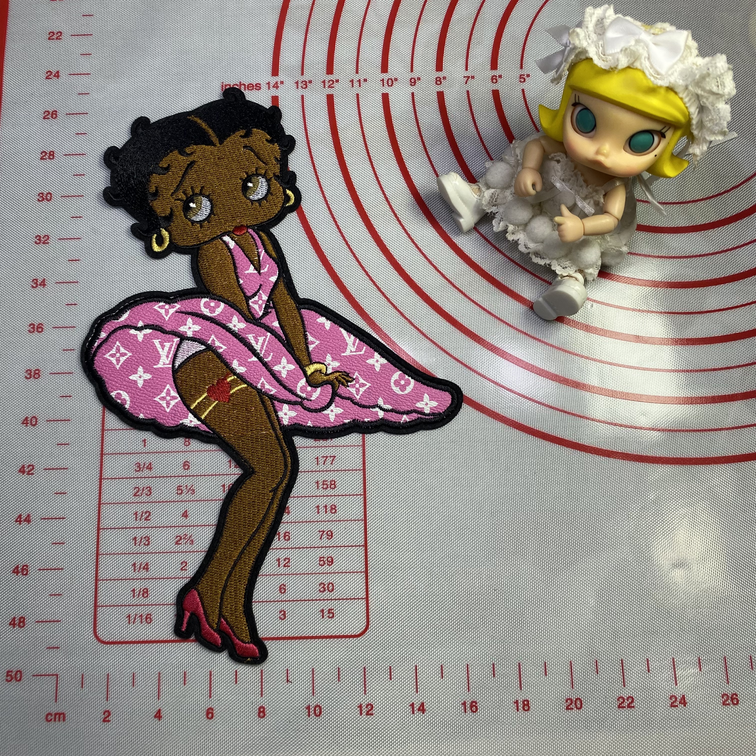 Large (Iron-on) L Betty Lips Fashion Single Leather Stitching Design Patches