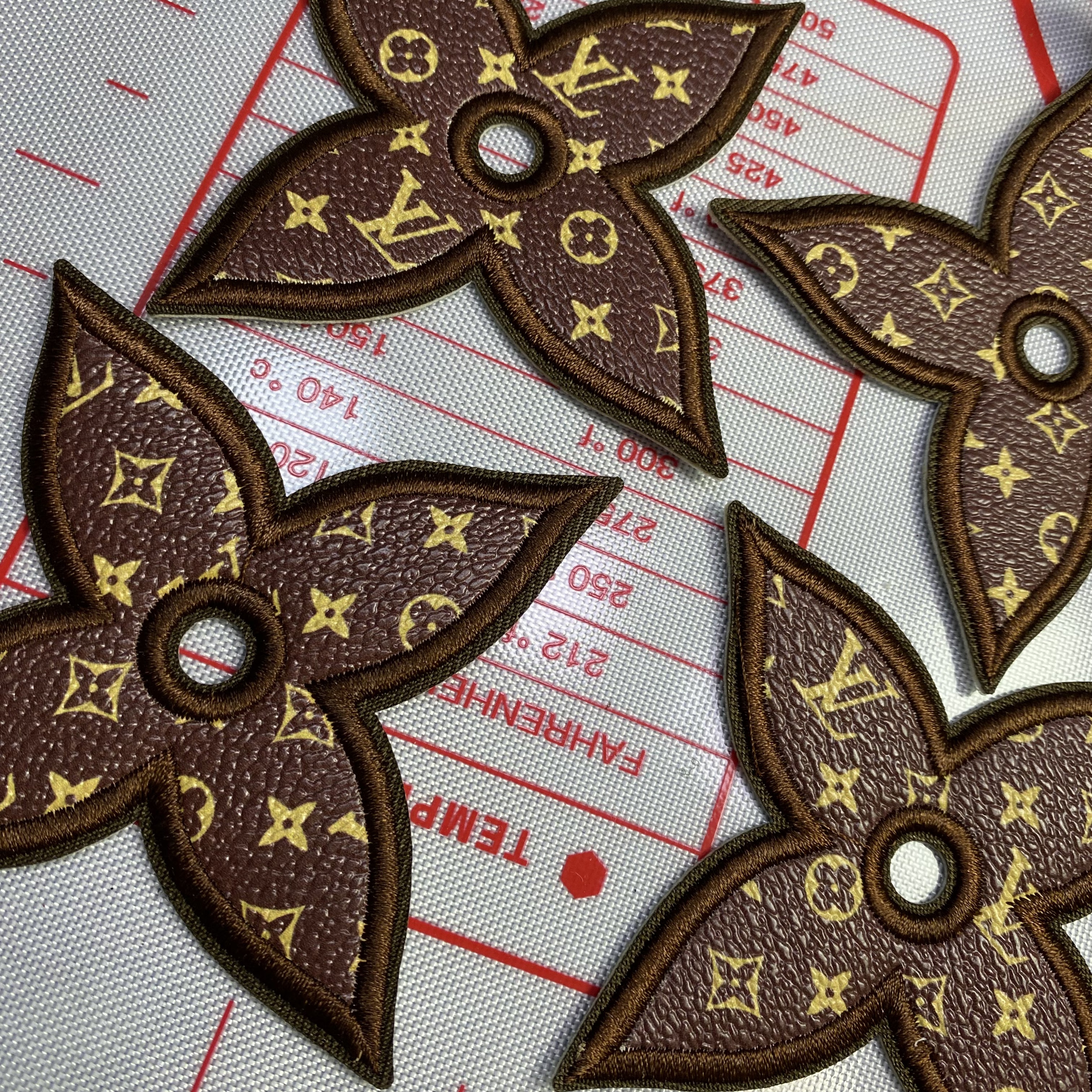 Medium (Iron-on) L  Letter  Artificial leathe Patches