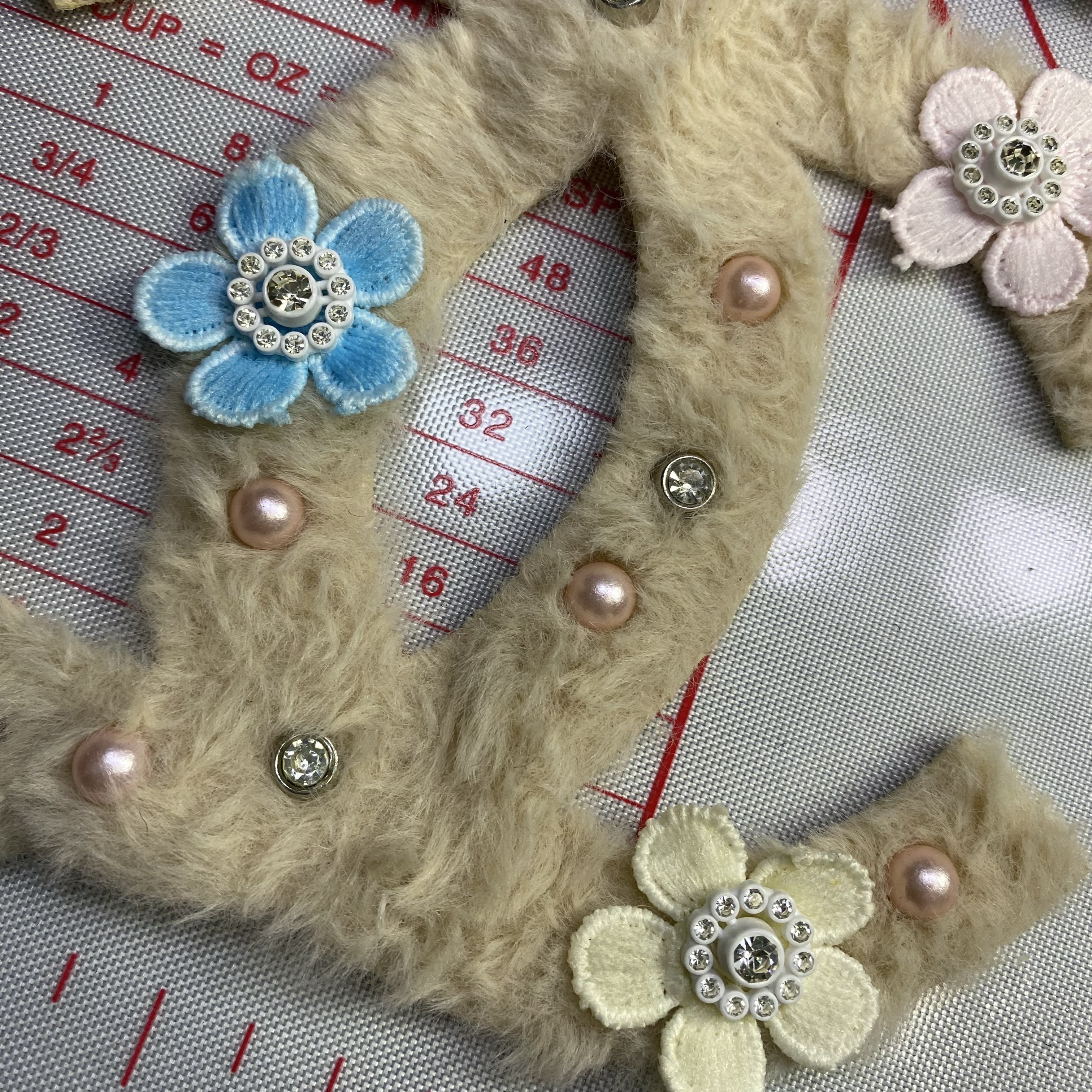 Large (Sewing) CC Round Medal Letter Cloth Patches 