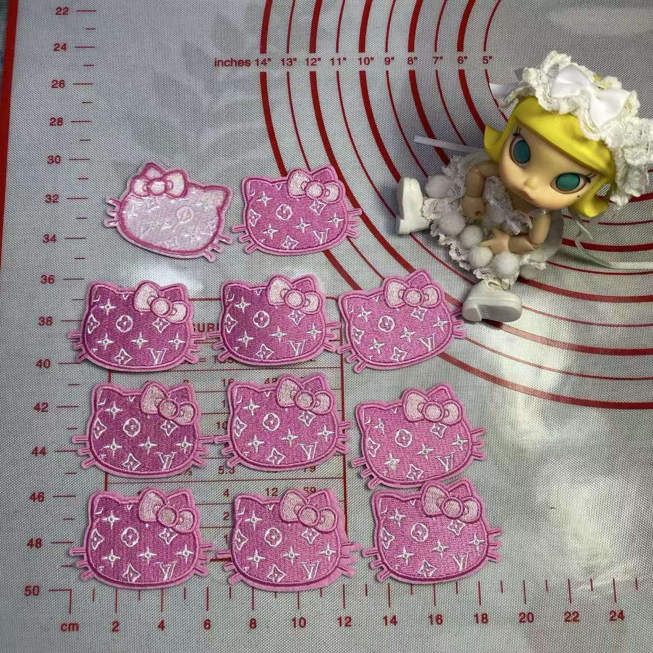 Medium/Small (Iron-on) L KT cat Patches 