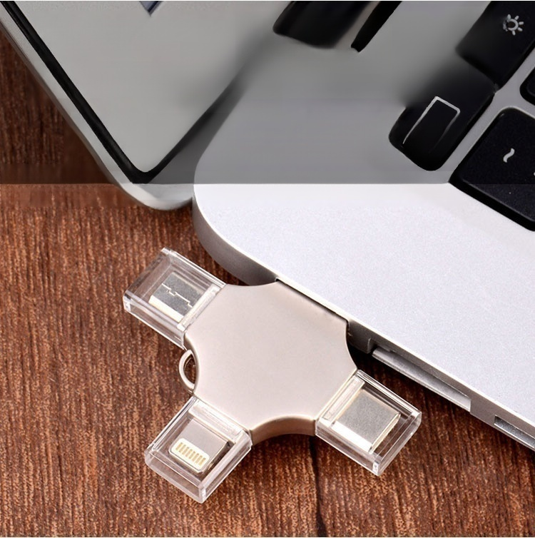 Négy port egy flash memóriában-1TB