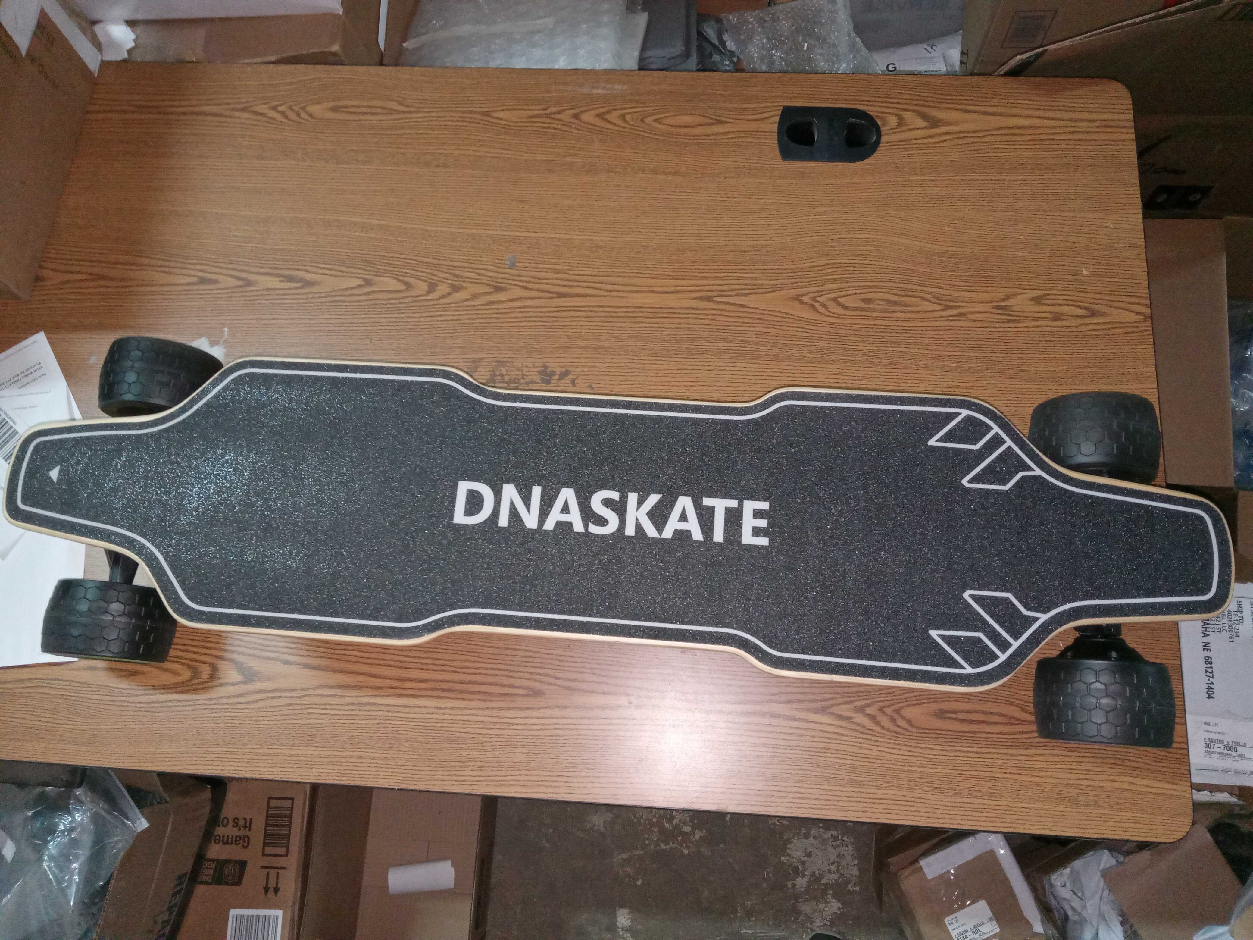 Second-hand, electric skateboard V4 ,The battery is damaged and needs to be replaced.