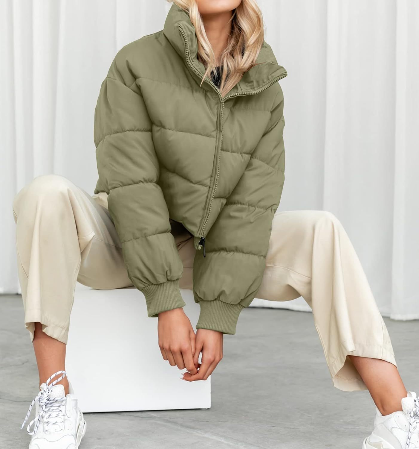 KYL Women's Winter Cropped Puffer Jacket Oversized Zip-Up Quilted Puffy Short Down Coat