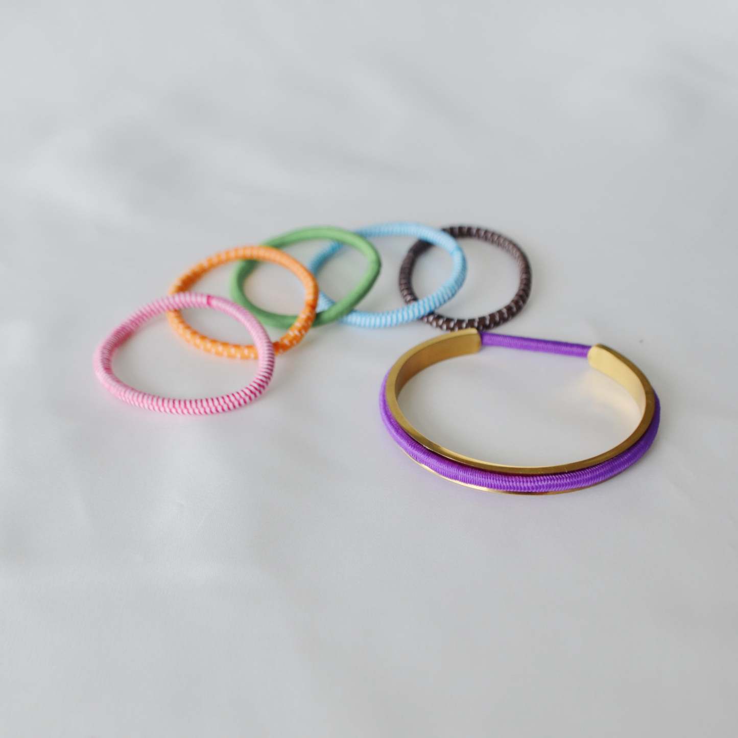 Viyio Signature Hair Tie Holder Cuff