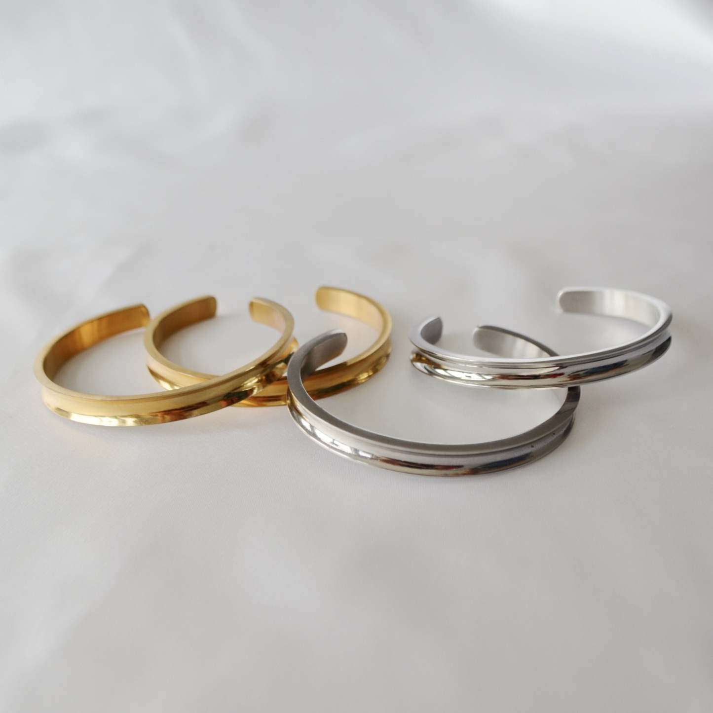 Viyio Signature Hair Tie Holder Cuff