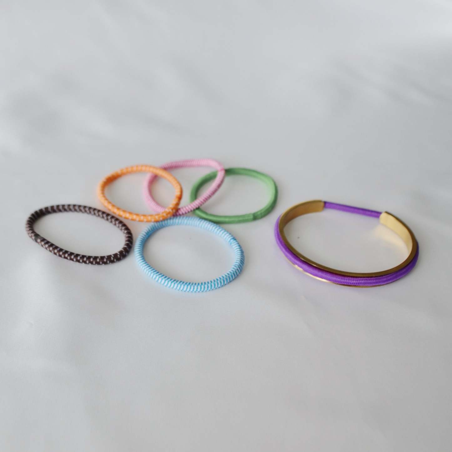 Viyio Signature Hair Tie Holder Cuff