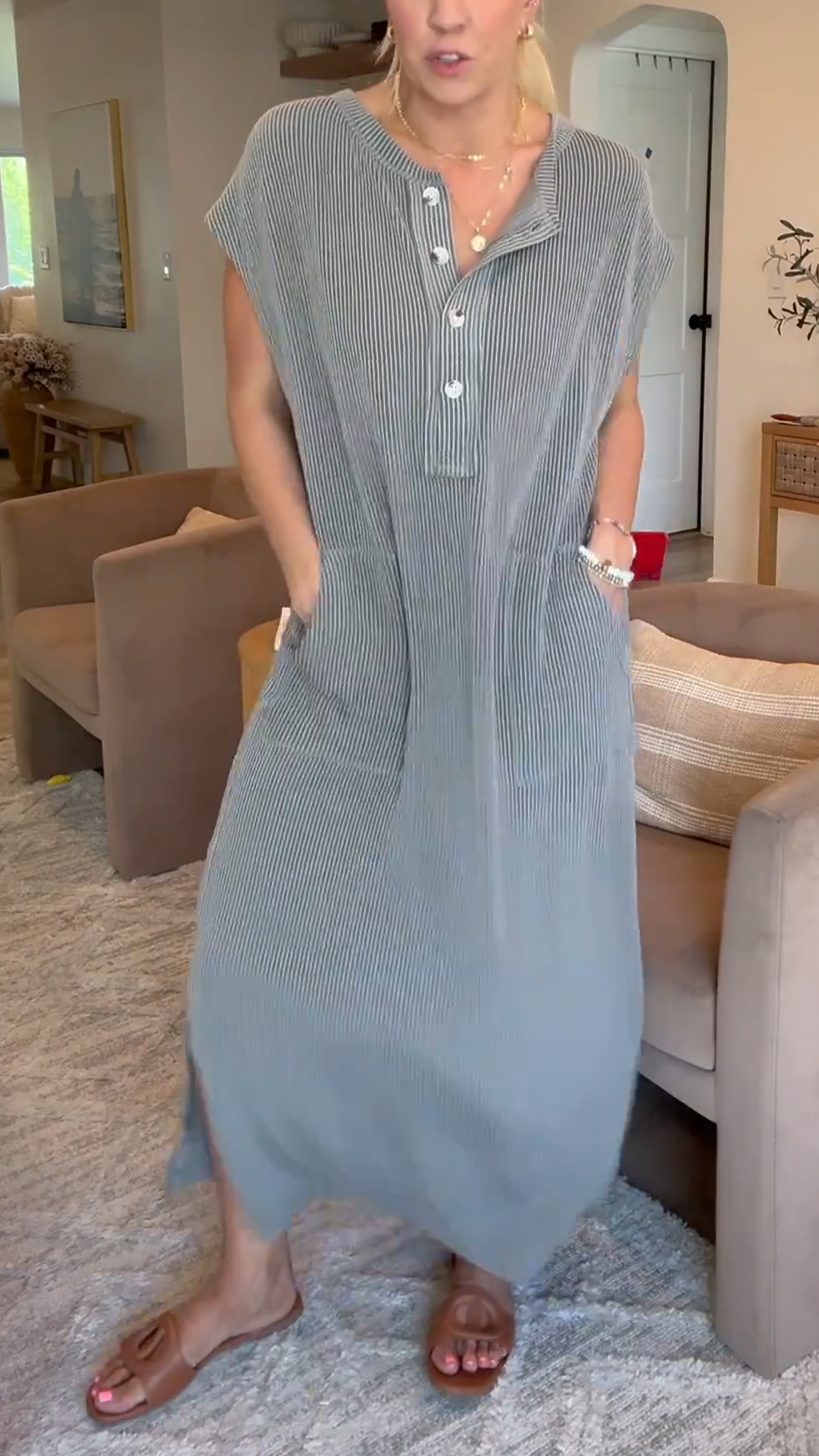 Ladies' Round Neck Vertical Slit Casual Loose Dress