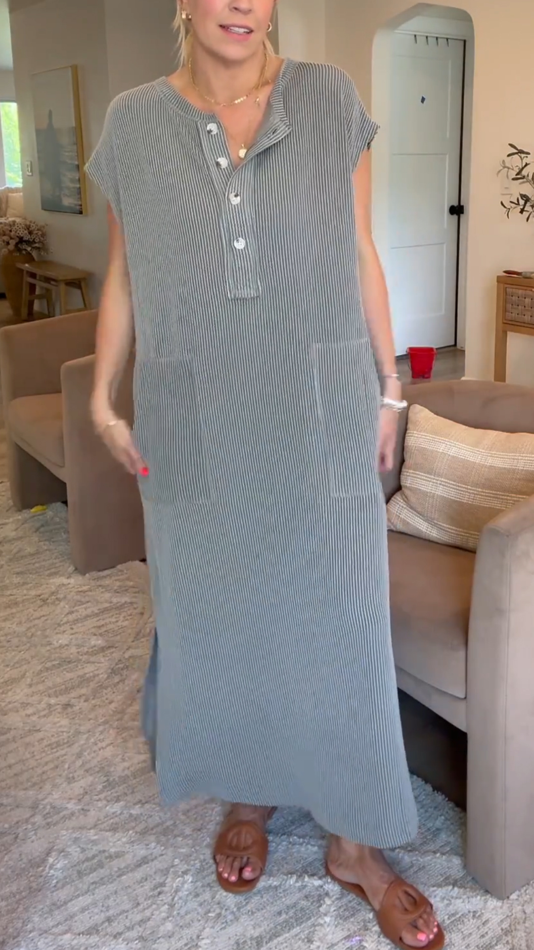 Ladies' Round Neck Vertical Slit Casual Loose Dress