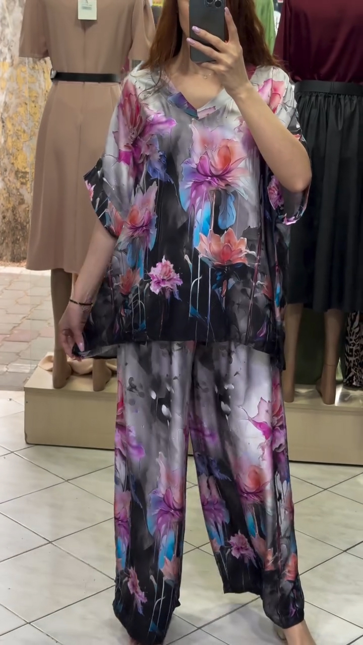 Ladies' V-neck Painted Printed Top + Pants Loose Casual Suit