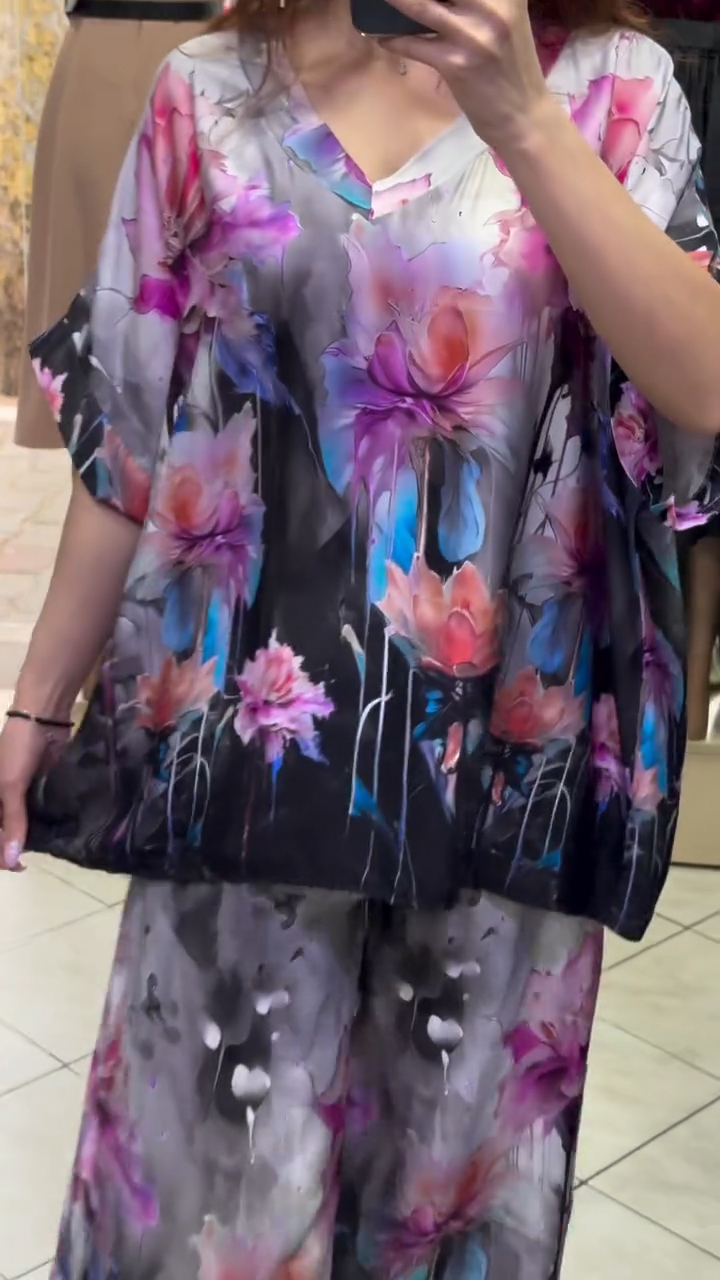 Ladies' V-neck Painted Printed Top + Pants Loose Casual Suit