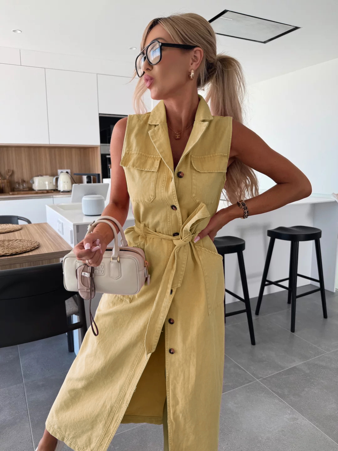 Ladies' Lapel Buckle Split Temperament and Leisure Dress