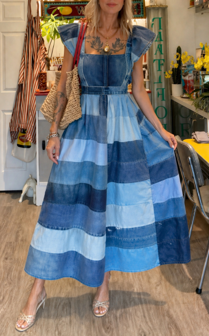 Ombré Color-block Denim Maxi Dress with Square Neckline, Flutter Sleeves, and Flared Hem