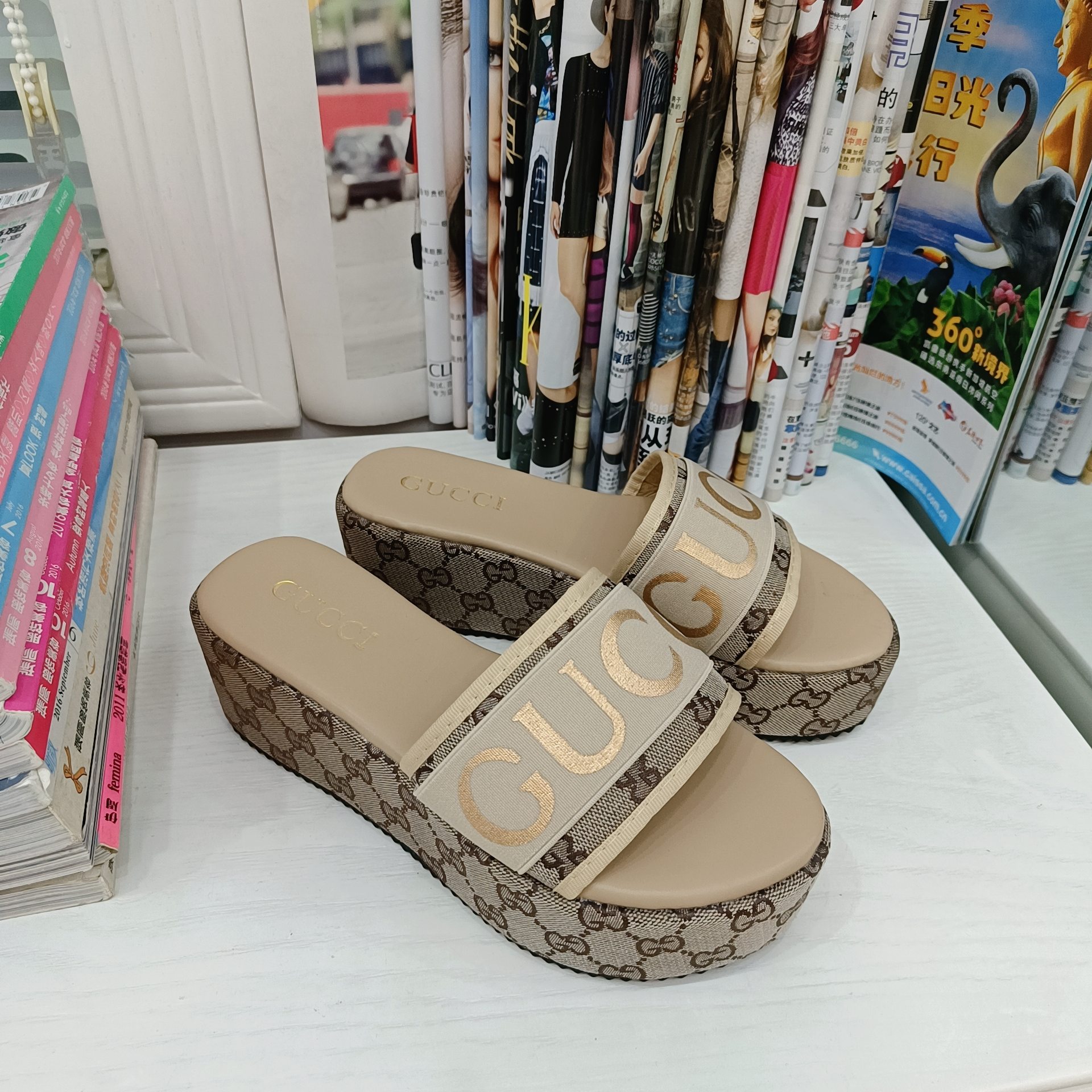 WOMEN'S PLATFORM SLIDE SANDAL