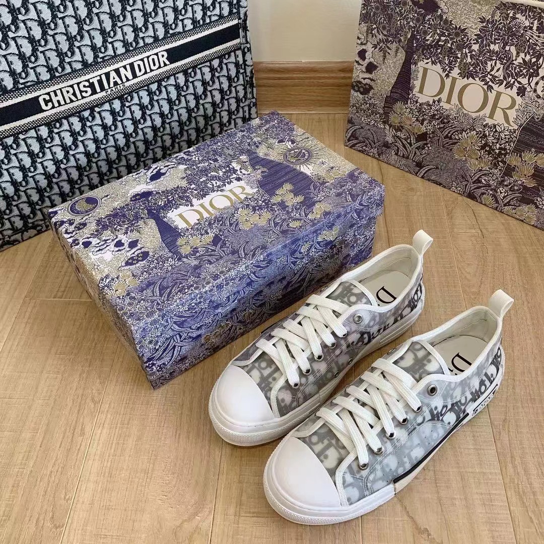 B23 Low-Top Sneaker White and Black Oblique Canvas