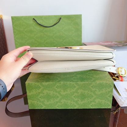 BLONDIE MEDIUM TOP HANDLE BAG