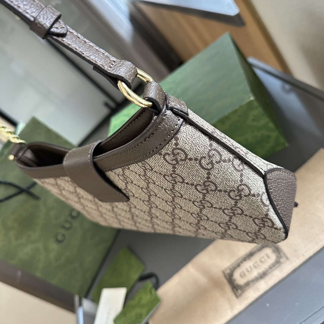 PADLOCK SMALL SHOULDER BAG