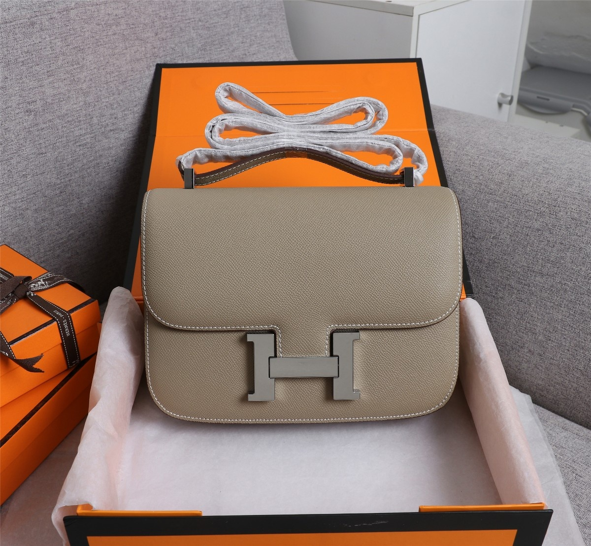 Constance 19/23 bag Grey Epsom Leather