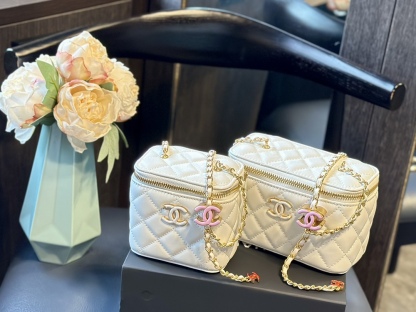 Small Vanity Case White Patent Leather Antique Gold Hardware