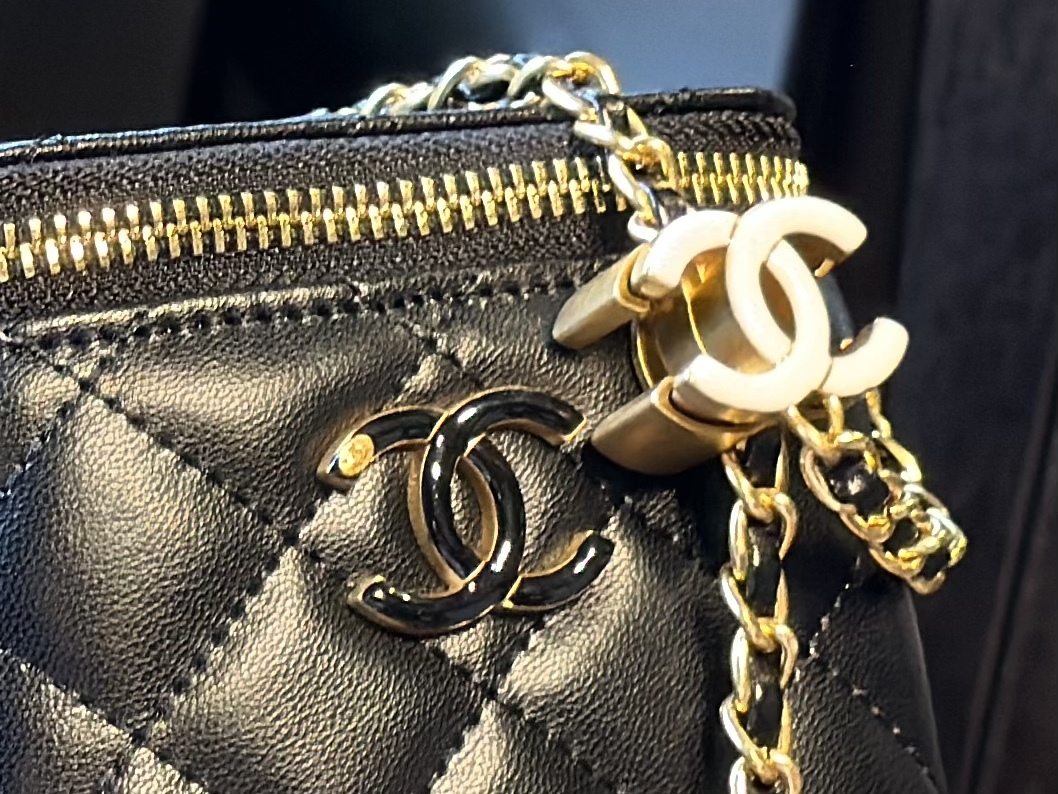 Small Vanity Case White Patent Leather Antique Gold Hardware