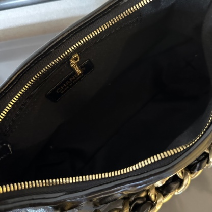 24a hobo bag 23cm white calfskin gold hardware